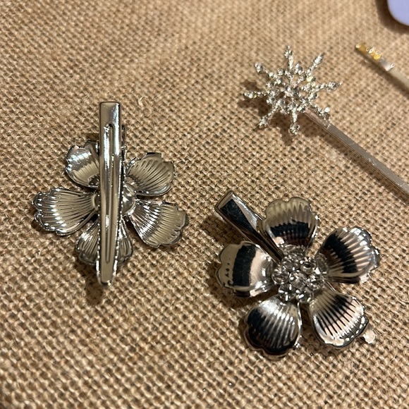 Claire’s Silver HairClips. NEW with tags - Picture 8 of 14
